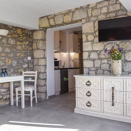 Kitriaí Coastal Stone Hideaway With Stunning Sceneryヴィラ エクステリア 写真